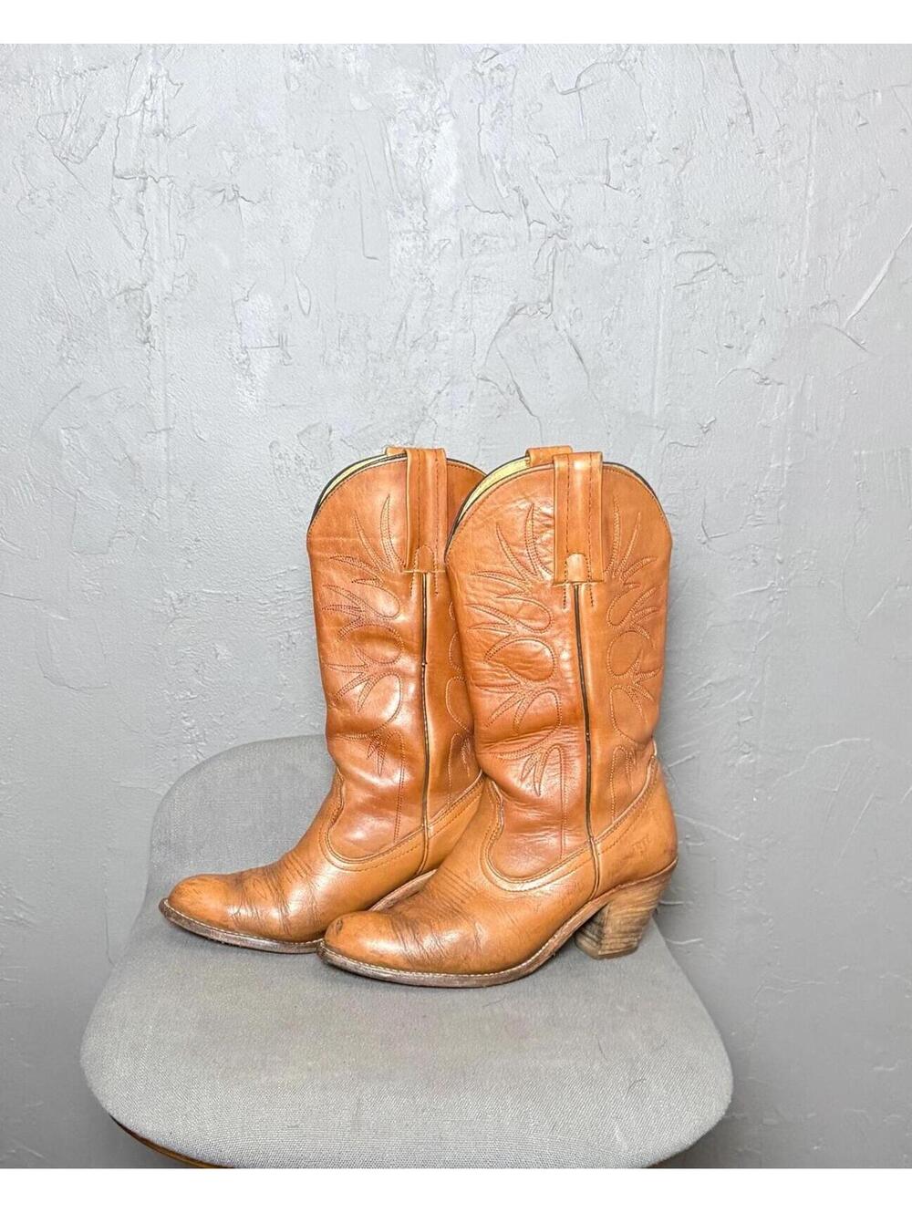1970's-80's FRYE Caramel Brown Western Boots size 8 Women's USA Made Patina
